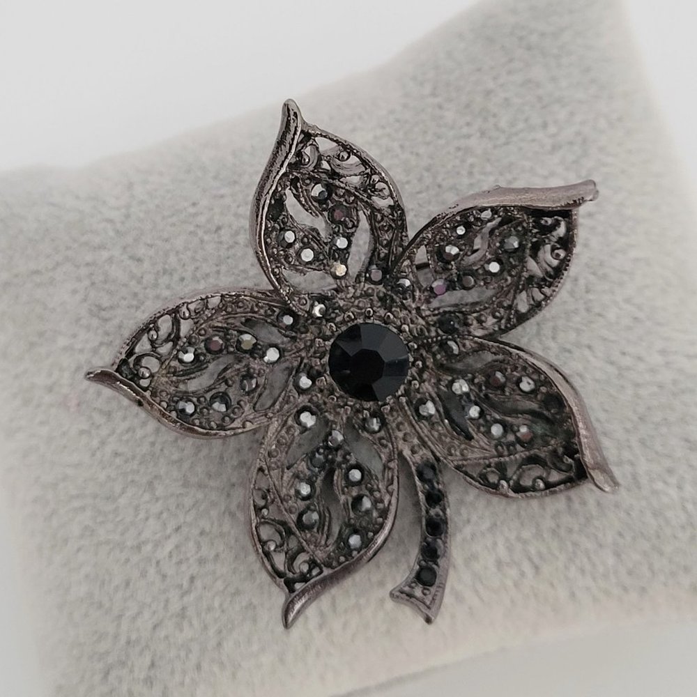 Graziano Black Bead Crystal Brooch Pin Floral Flower Stem Open Weave 1.75 in
